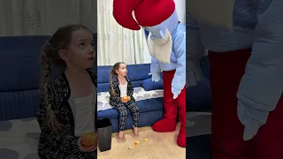 لينو عم ترمي القشور عالارض                 دندنها
