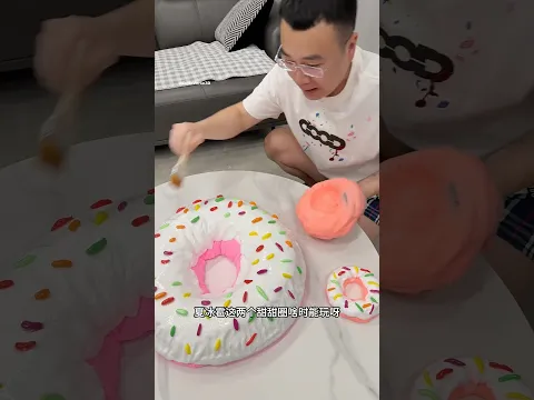 This Guy Can Make Anything Out of Clay!