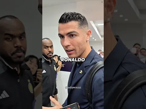 This Salesman Told Ronaldo He Couldn't Afford A 24-Karat Gold iPhone! 😱📱 #shorts #ronaldo