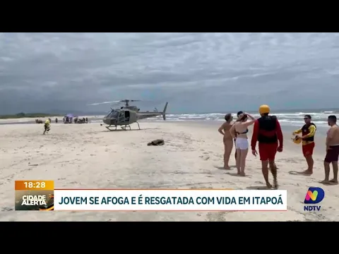 Jovem de 21 anos é salva pelo helicóptero Águia da PM após afogamento em Itapoá