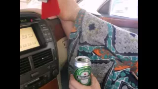 ناس تسكر من الوسكي ونا اسكر من الشفه 