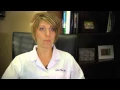 What are the symptoms of a mold allergy or reaction to exposure