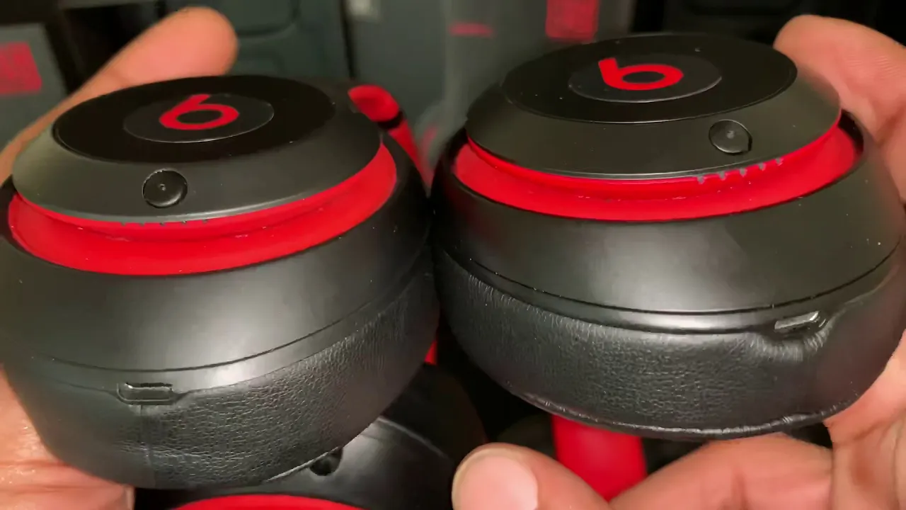 Fake vs Real Beats Studio3 Wireless Decade Collection - Defiant Black-Red