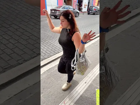 Doble bolsa #viral #halloween #youtubeshorts #lupopcandy #humor #comedy #parati