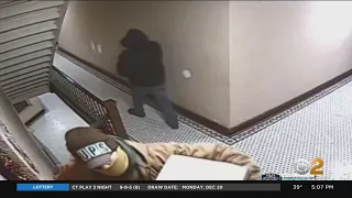 Police Fake UPS Delivery Man Robs Bronx Family At Gunpoint Ties Up Children