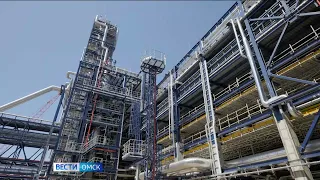 Сотрудники омского завода смазочных материалов получили награды в честь юбилея производства