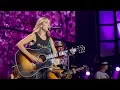 Download Lagu Sheryl Crow - If It Makes You Happy (Live at Farm Aid 2017)