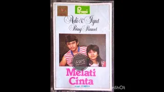 Download Melati Cinta - Adi \u0026 Iyut Bing Slamet MP3
