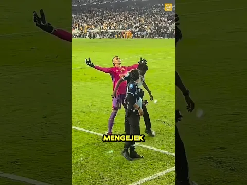 Dia Membuktikan Mengapa Dirinya Menjadi Kiper! 😲