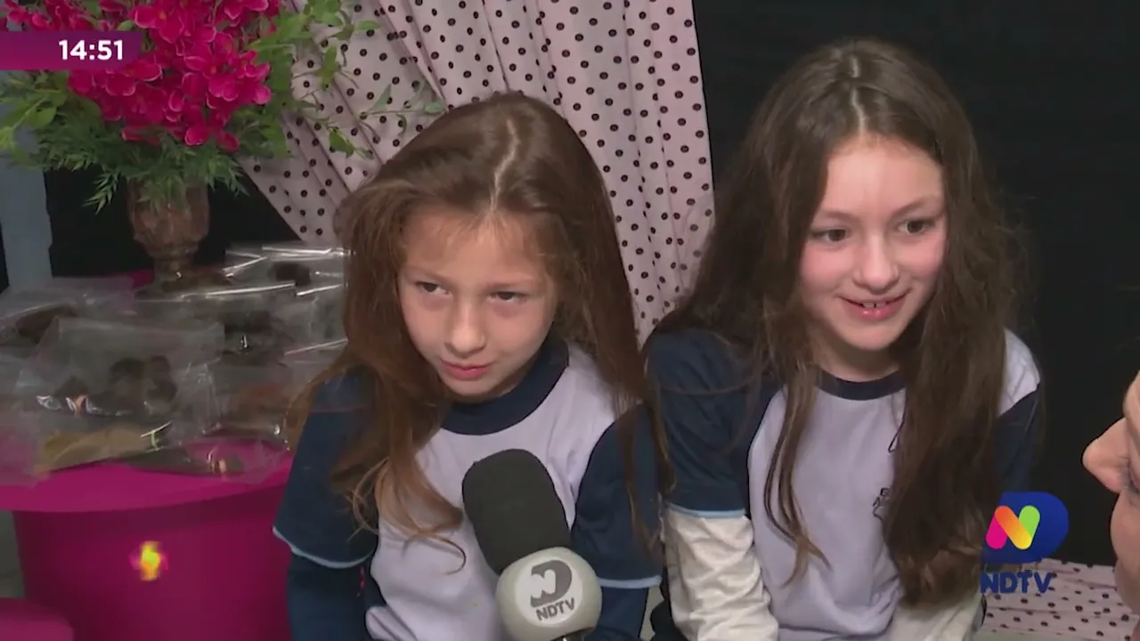 Outubro Rosa: alunas de escola de Blumenau fazem doação de cabelo