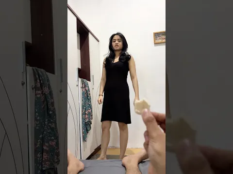 SUAMI MAKAN KERUPUK, EH ISTRI JUGA MAU!