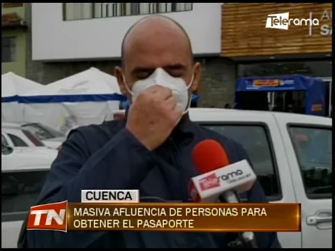 Masiva afluencia de personas para obtener el pasaporte