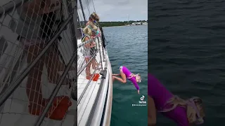 Life on a ⛵️ taking care of 3 kids. Bring on the 🍷 and the 💕 #travelwithkids #boatlife