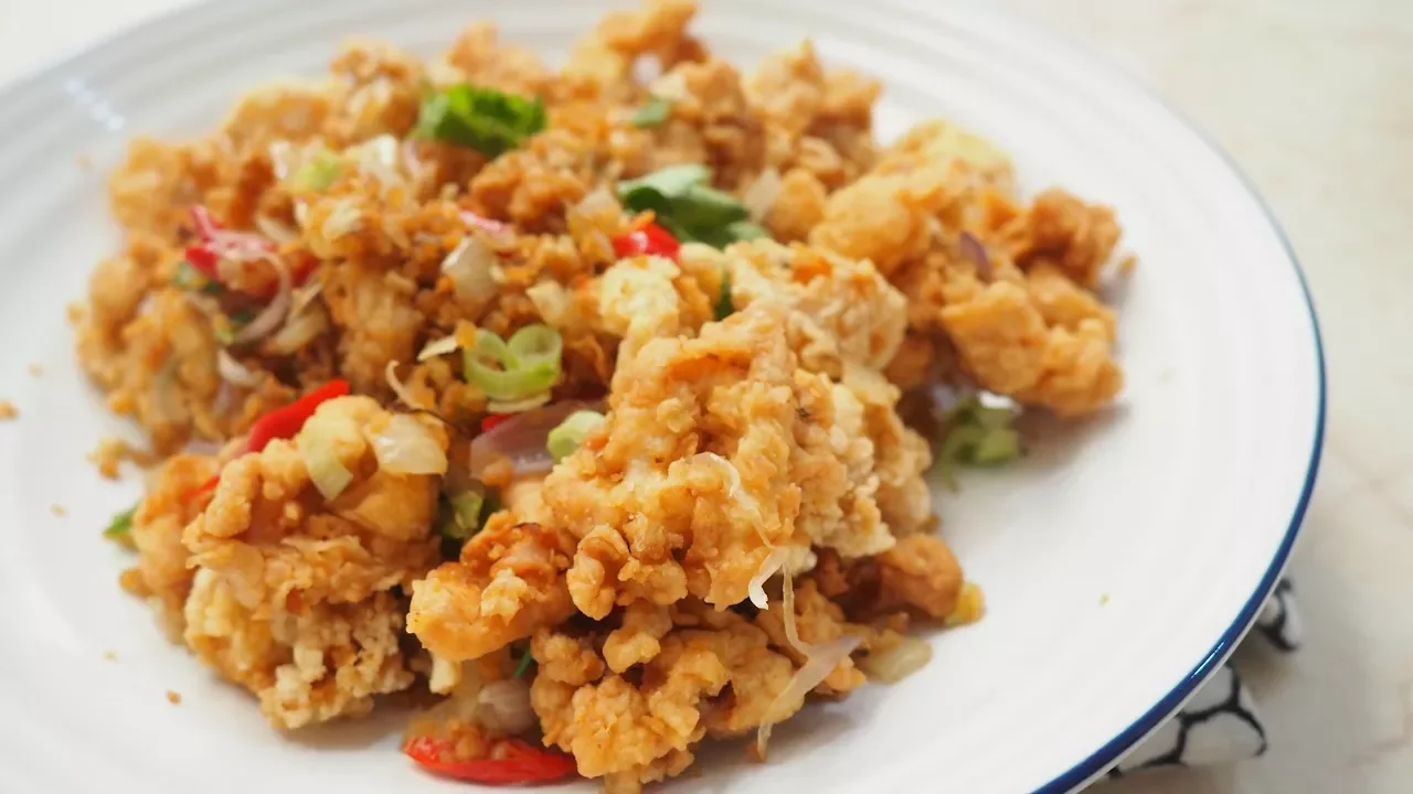 How to Make Salt and Pepper Squid SECRET WEAPON!!! (salt and chilli squid)