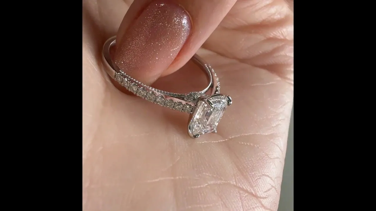 Suri丨Emerald Cut Solitaire Pave 1CT Lab Grown Engagement Ring