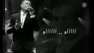 عمرو دياب البعد عمرة ما كان سفر لمكان بعيد 