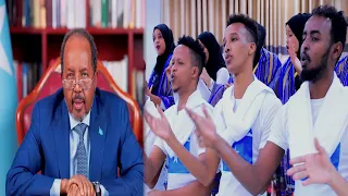 Heesta U Hiiliya Madaxweynaha Codka Kooxda Hiddo Ereyada Abwaan Xirsidhuux Maxamed  Heesta U Hiiliya Madaxweynaha Codka Kooxda Hiddo Ereyada Abwaan Xirsidhuux Maxamed