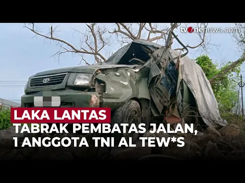 Kendaraan Minibus TNI AL Menabrak Pembatas Jalan di Sampang, Pengemudi Meninggal