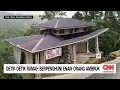 Lagu Detik-Detik Rumah Berpenghuni Enam Orang Ambruk