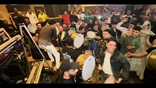 مره من نفسي بقا اشمعنا انتم    يا سيد يا سيد   انا السيوده  و هخش الاوضة وهلبس على الموضة  دندنها