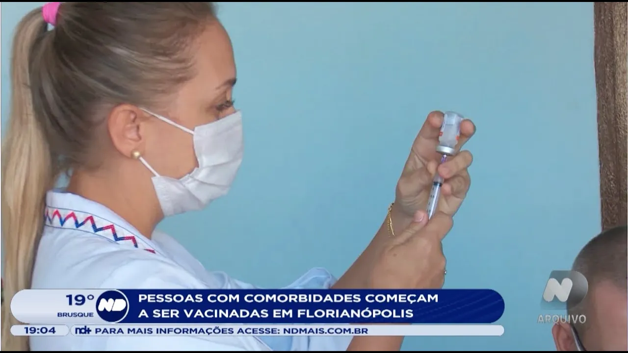 Pessoas com comorbidades começam a ser vacinadas em Florianópolis