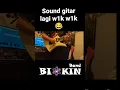 Download Lagu Suara gitarnya mendesah 😂😅 #shorts#gitarunik#lucu#skillgitar