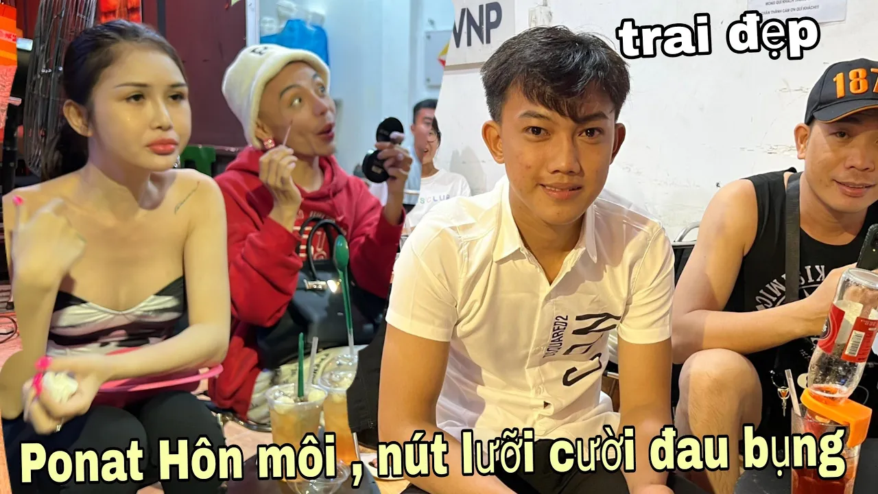Ponat Đông Đông Thu Phương cá viên chiên thử thách cưỡng hôn trai đẹp cười đau gụng | lô tô lgbt