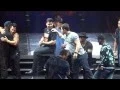 Download Lagu Mark Wahlberg on stage with NKOTB - Madison Square Garden