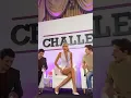 Download Lagu Zendaya can't sit because of mini-skirt