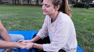 First Contact event - hand and neck massage in Hayarkon Park KIOTOAPPARENZA