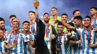 ميسي يرفع كأس العالم     شيل يا طويل العمر شيل     دندنها