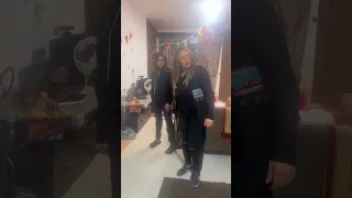 لما ازعقلها واتكعبل وانا ماشيه 