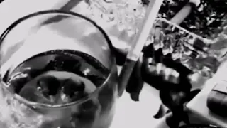 اشرب ونسا لهمومك لا تفكر بلي يلومك حالات واتس اب 