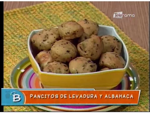 Pancito de levadura y albahaca