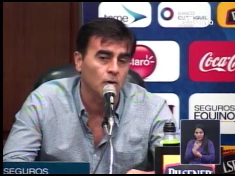 Quinteros convocó a jugadores para juego ante Paraguay y Colombia