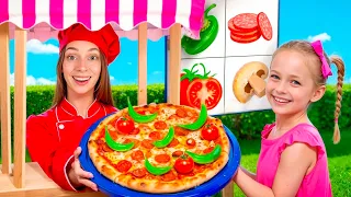 Pappkarton-Café mit Maya und Mary!