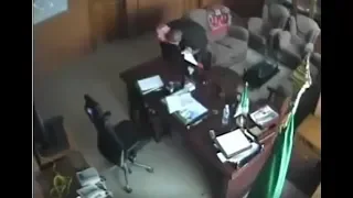 فضيحة رئيس بلدية يتحرش بفتاة في العمل 18  فضيحة رئيس بلدية يتحرش بفتاة في العمل 18