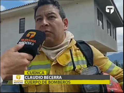 Bomberos controlan incendio forestal