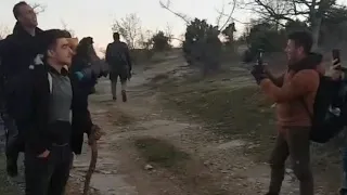 رحلة غابات اليونان مع مجموعة من المهاجرين السوريين الله يحميهم 