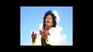 martha mwaipaja nakutazama official video 
