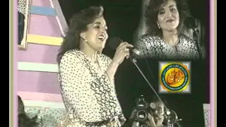                                   نعيمة سميح   واقف على بابكم دندنها