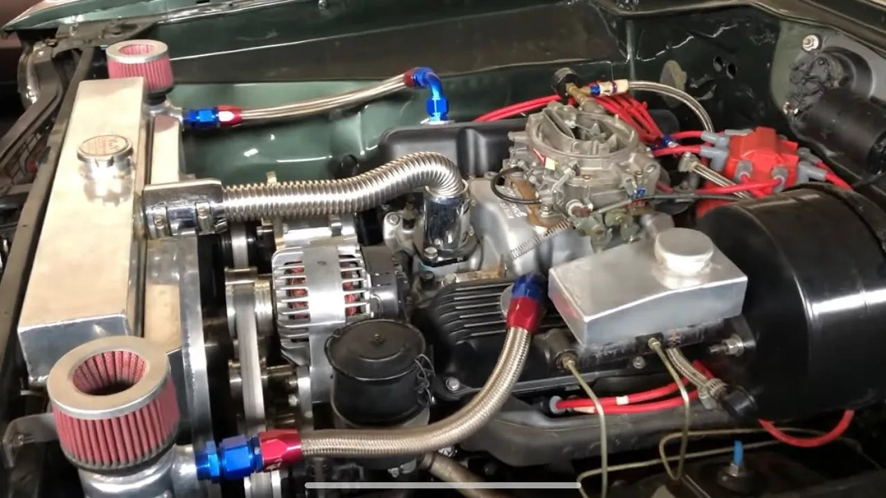 OLHA ESSA GARAGEM CHEIA DE RELÍQUIAS