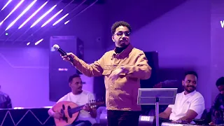 أحمد النيل معايا معايا في الدرب الطويل حفلة الرياض 