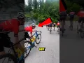 Download Lagu Hij pakte zijn fiets op en iedereen verloor hem 🚴 #shorts