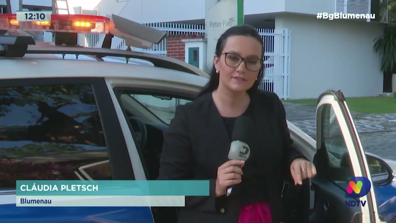 Veículos com câmeras andam pelas ruas de Blumenau atuando no monitoramento da Área Azul