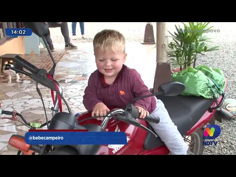 Tribuna na Sua Casa: conheça o pequeno Heitor e seu melhor amigo, o galo Tatá