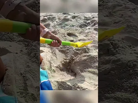 حيلة ذكية لإخفاء أغراضك الثمينة على الشاطئ 🏖️