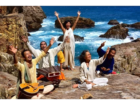 フレンドリーなプロフェッショナルカメラマンが一眼レフで2台でARTに撮影します◎