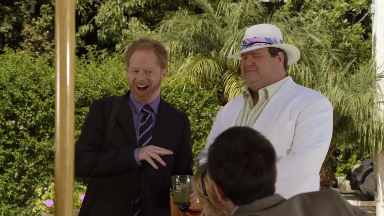 random / funny mitch scenepack modern family