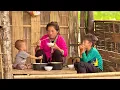 Download Lagu Two children are the joy and motivation for mother to try every day